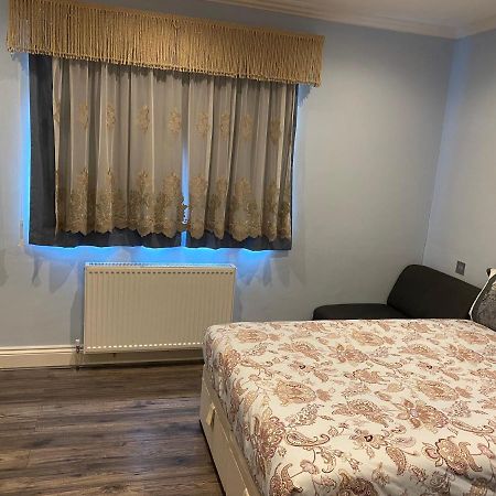 Ruislip Guest House Buitenkant foto