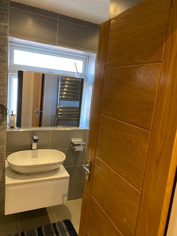 Ruislip Guest House Buitenkant foto