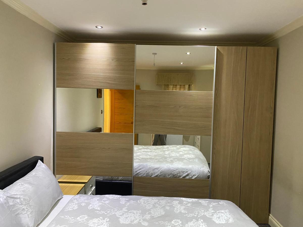 Ruislip Guest House Buitenkant foto